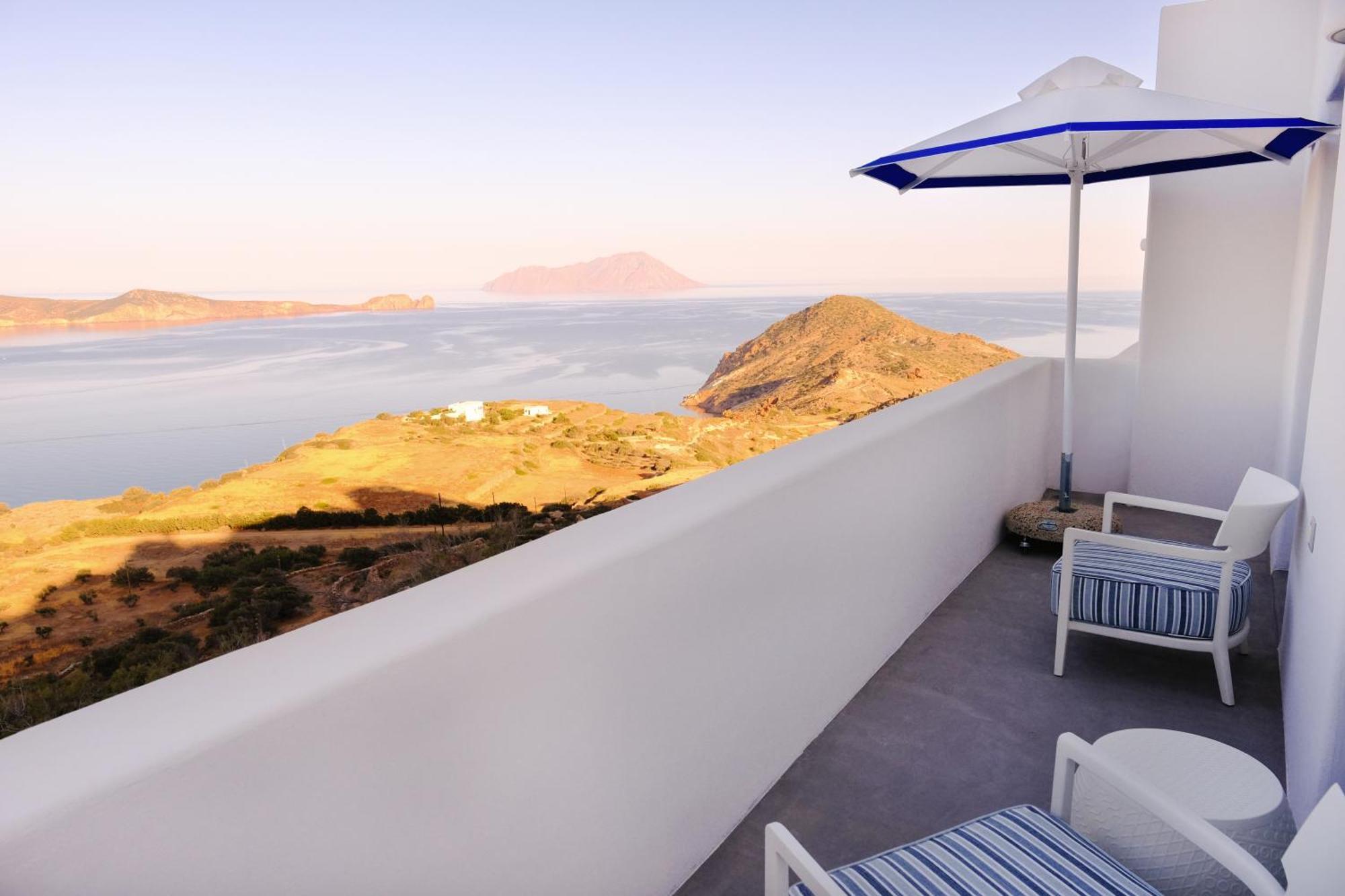 Odyssey Rock Milos Sunset Suites Plaka  Bagian luar foto