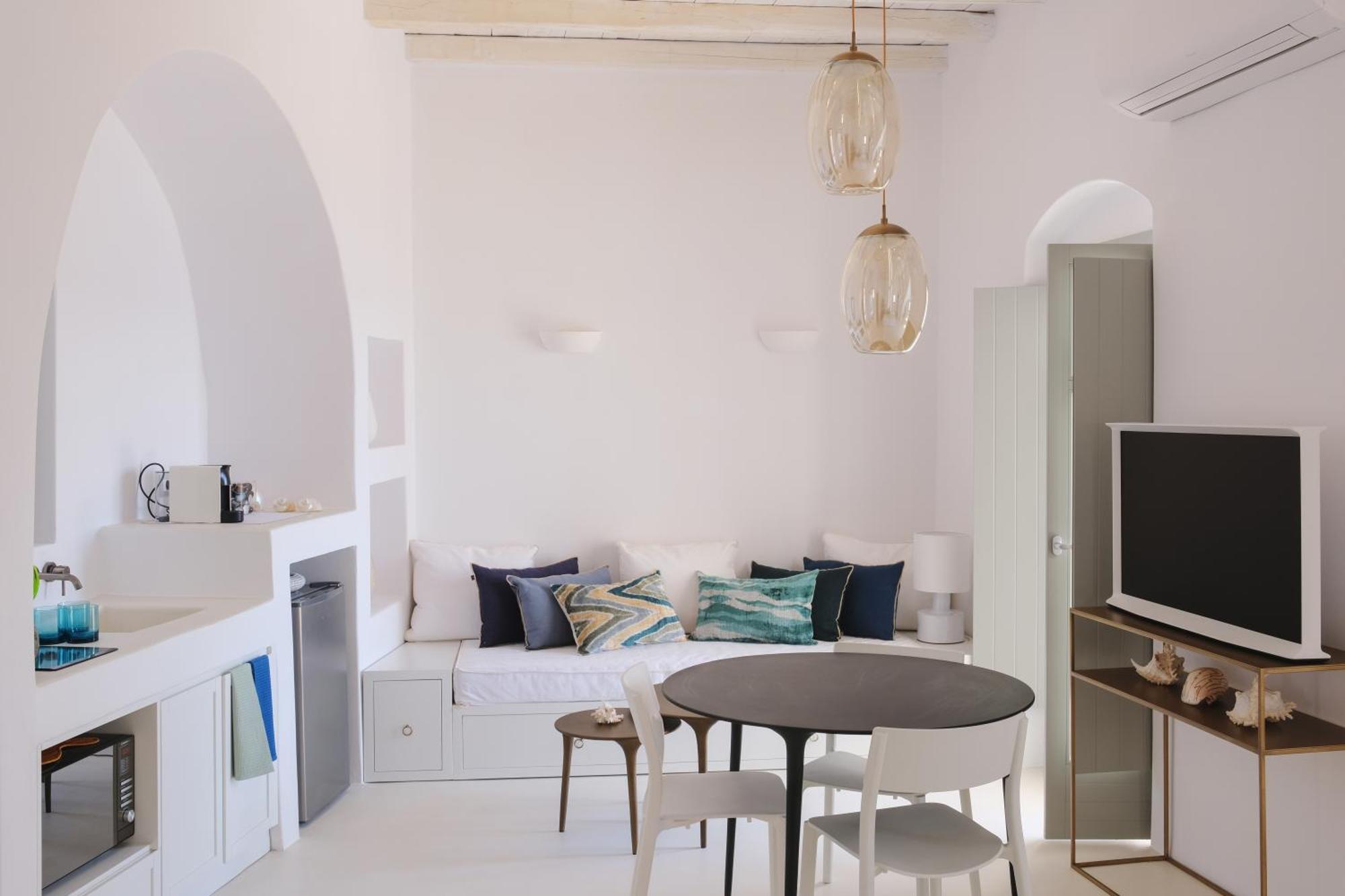 Odyssey Rock Milos Sunset Suites Plaka  Bagian luar foto