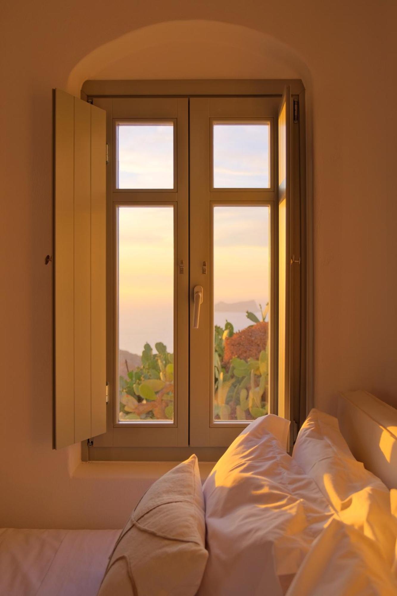 Odyssey Rock Milos Sunset Suites Plaka  Ruang foto