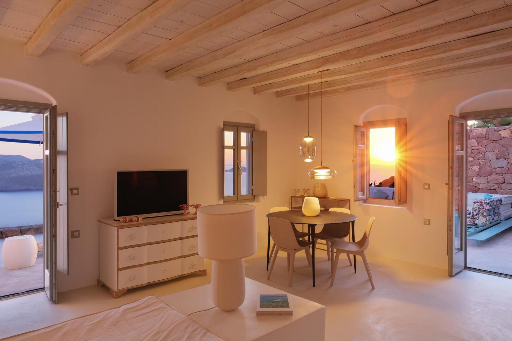 Odyssey Rock Milos Sunset Suites Plaka  Ruang foto