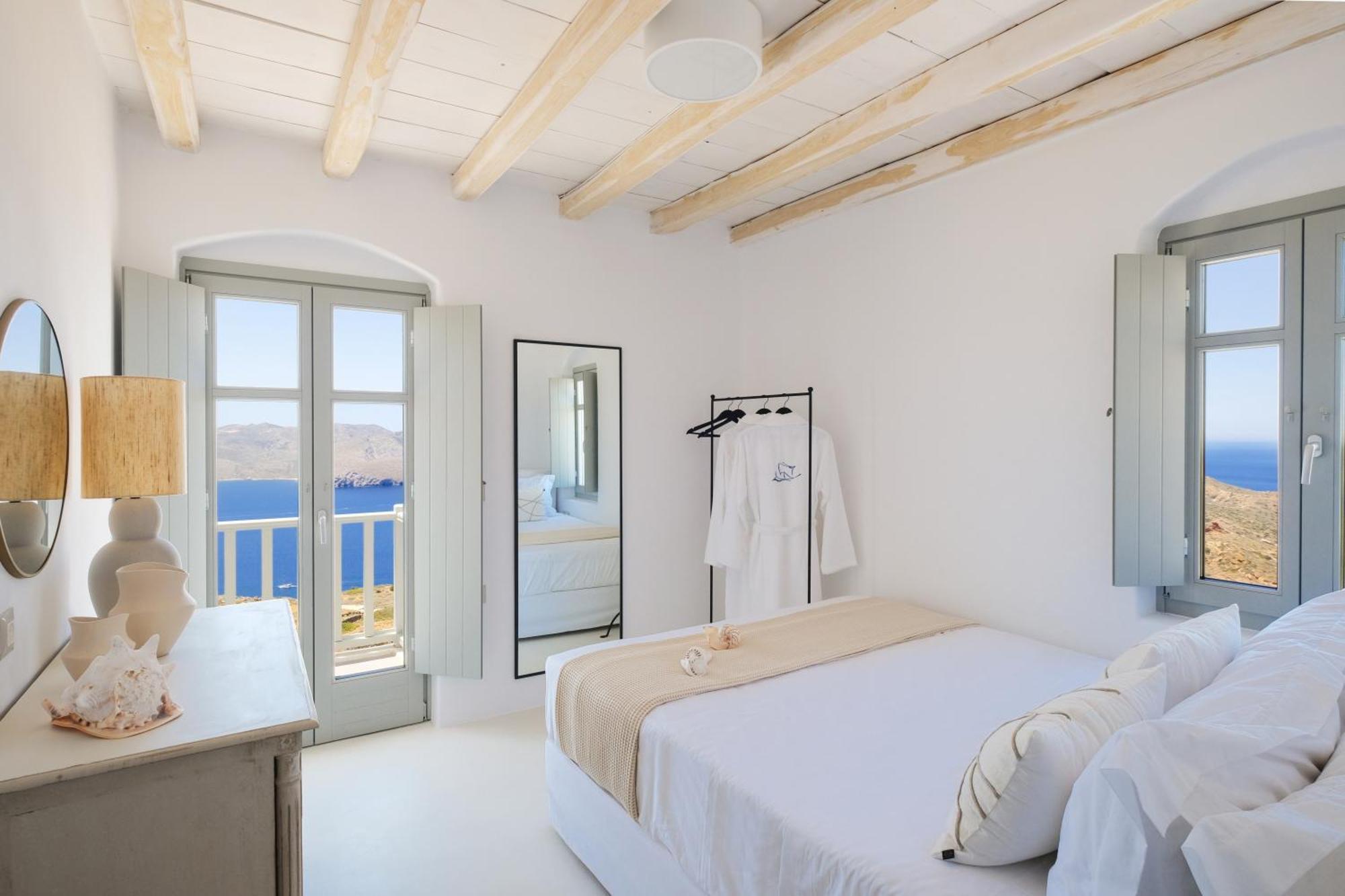 Odyssey Rock Milos Sunset Suites Plaka  Bagian luar foto