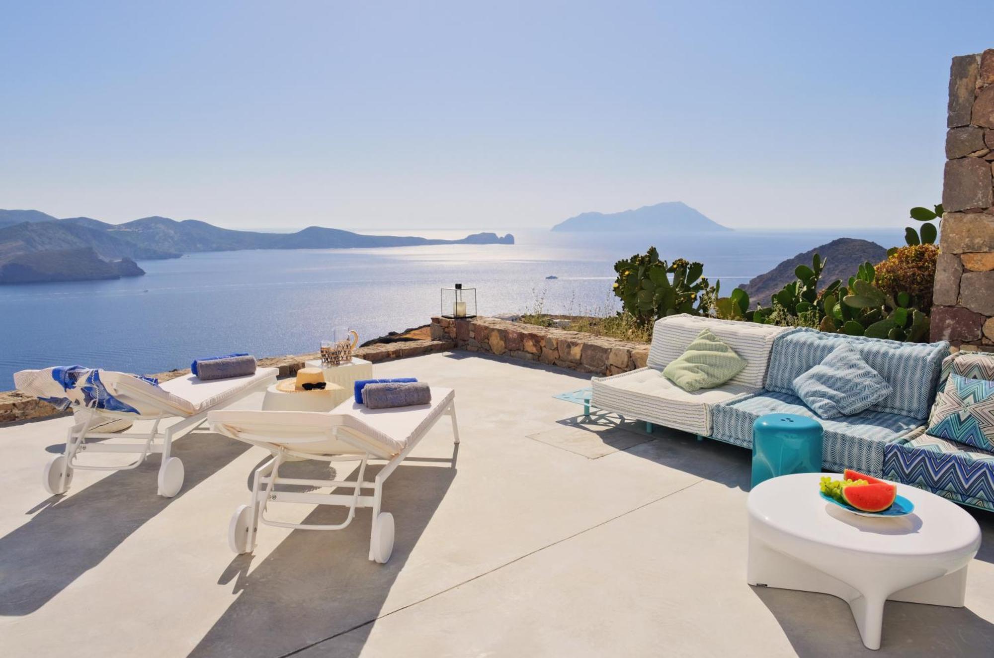 Odyssey Rock Milos Sunset Suites Plaka  Bagian luar foto