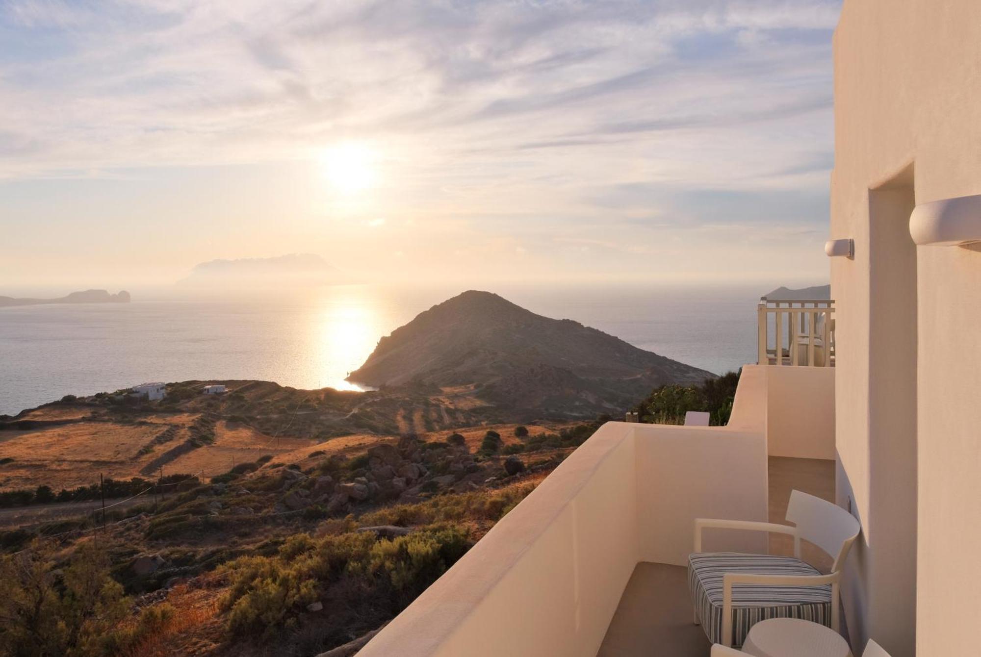 Odyssey Rock Milos Sunset Suites Plaka  Ruang foto