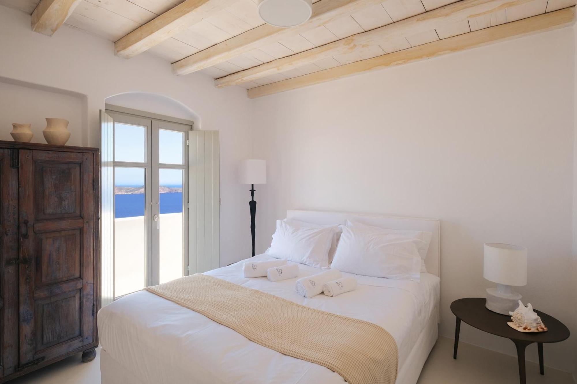 Odyssey Rock Milos Sunset Suites Plaka  Ruang foto