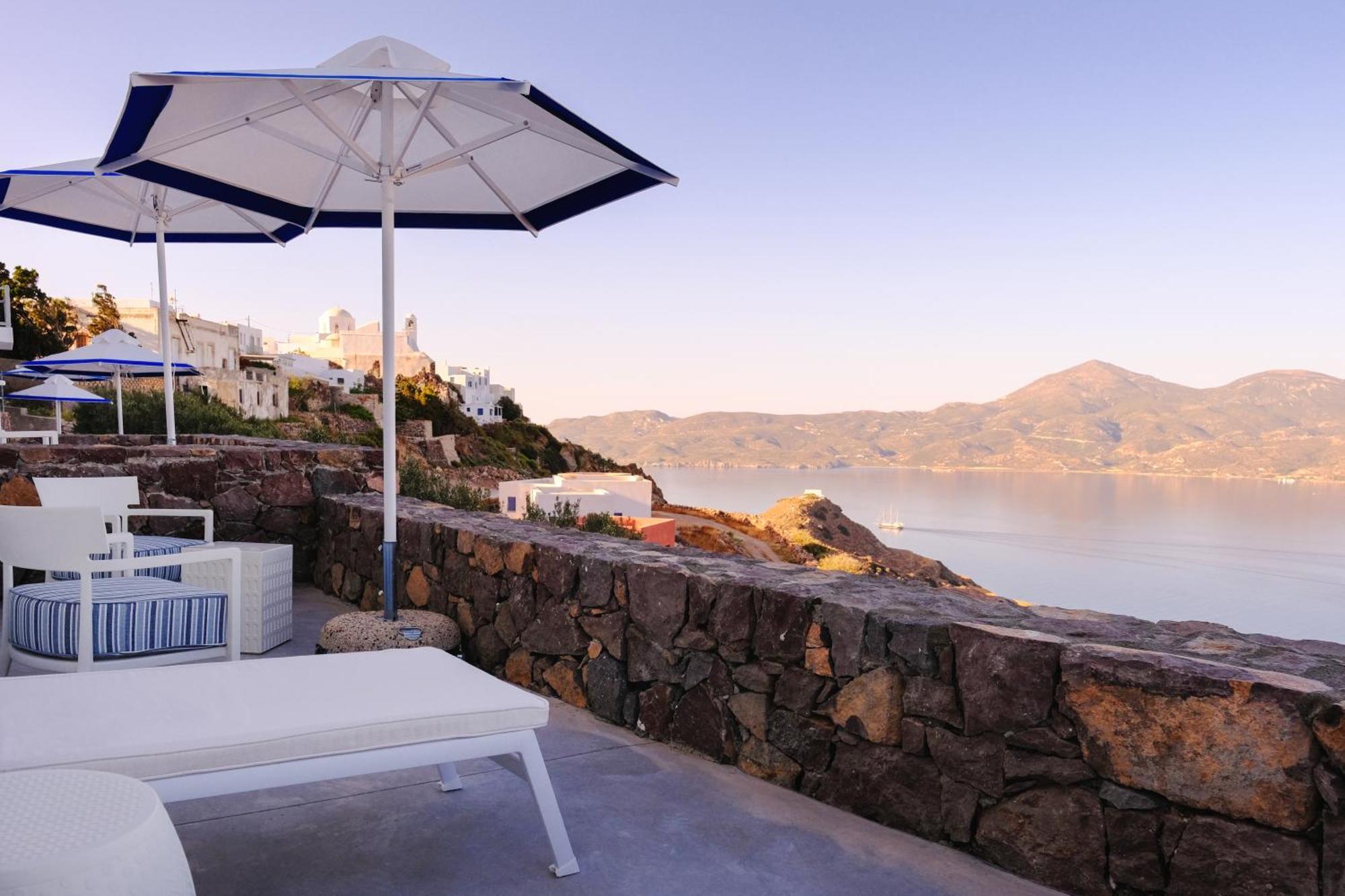 Odyssey Rock Milos Sunset Suites Plaka  Ruang foto